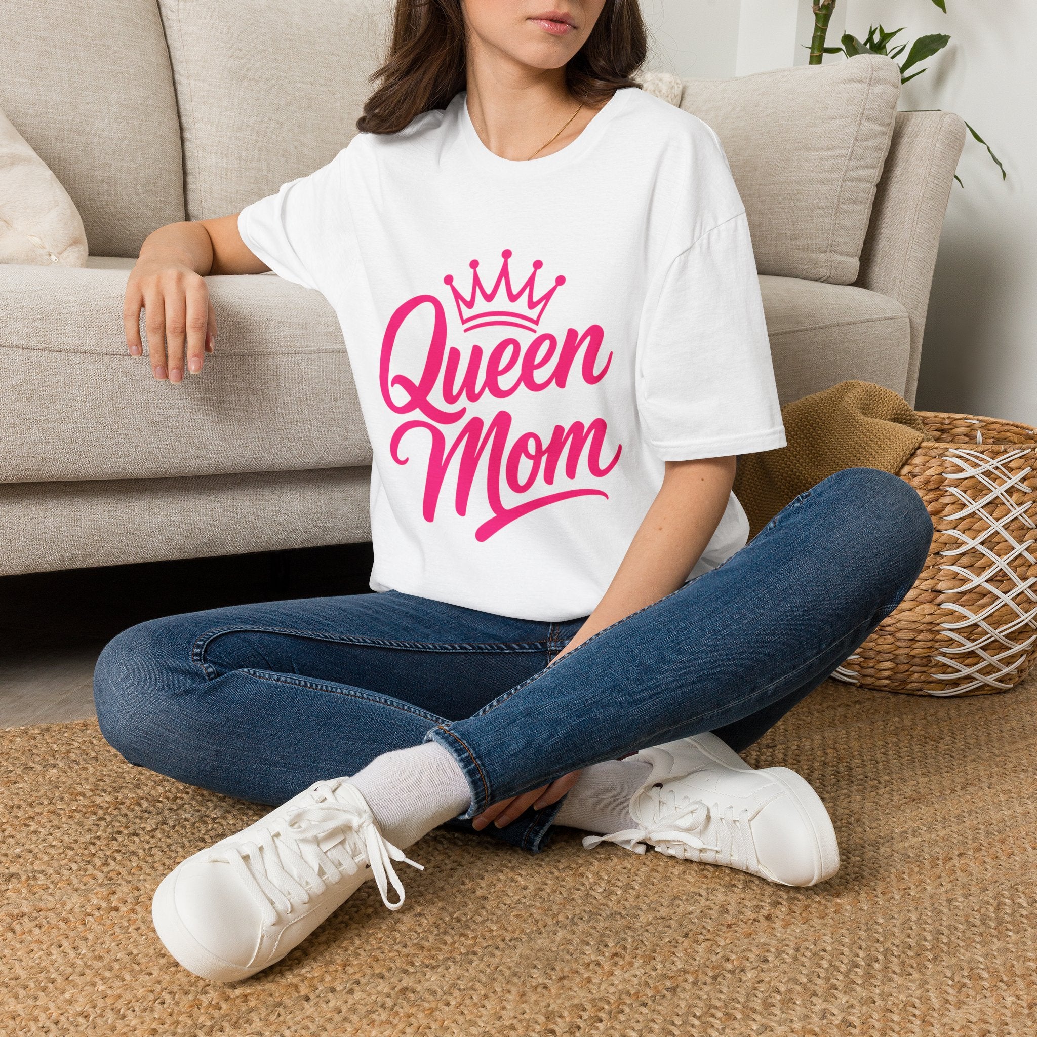 Queen Mom Berry Tee